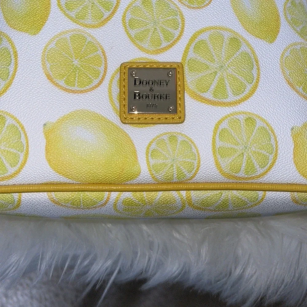 Dooney & Bourke 🍋 Limone Lemons🍋 Crossbody EUC - Picture 6 of 16